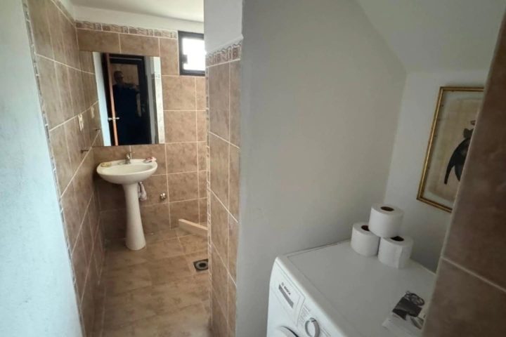 Imagen de Casa moderna de 3 pisos en Malvín