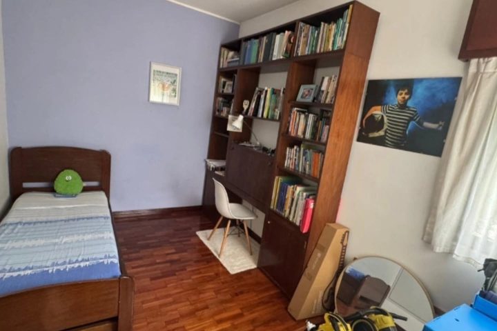 Imagen de Casa moderna de 3 pisos en Malvín